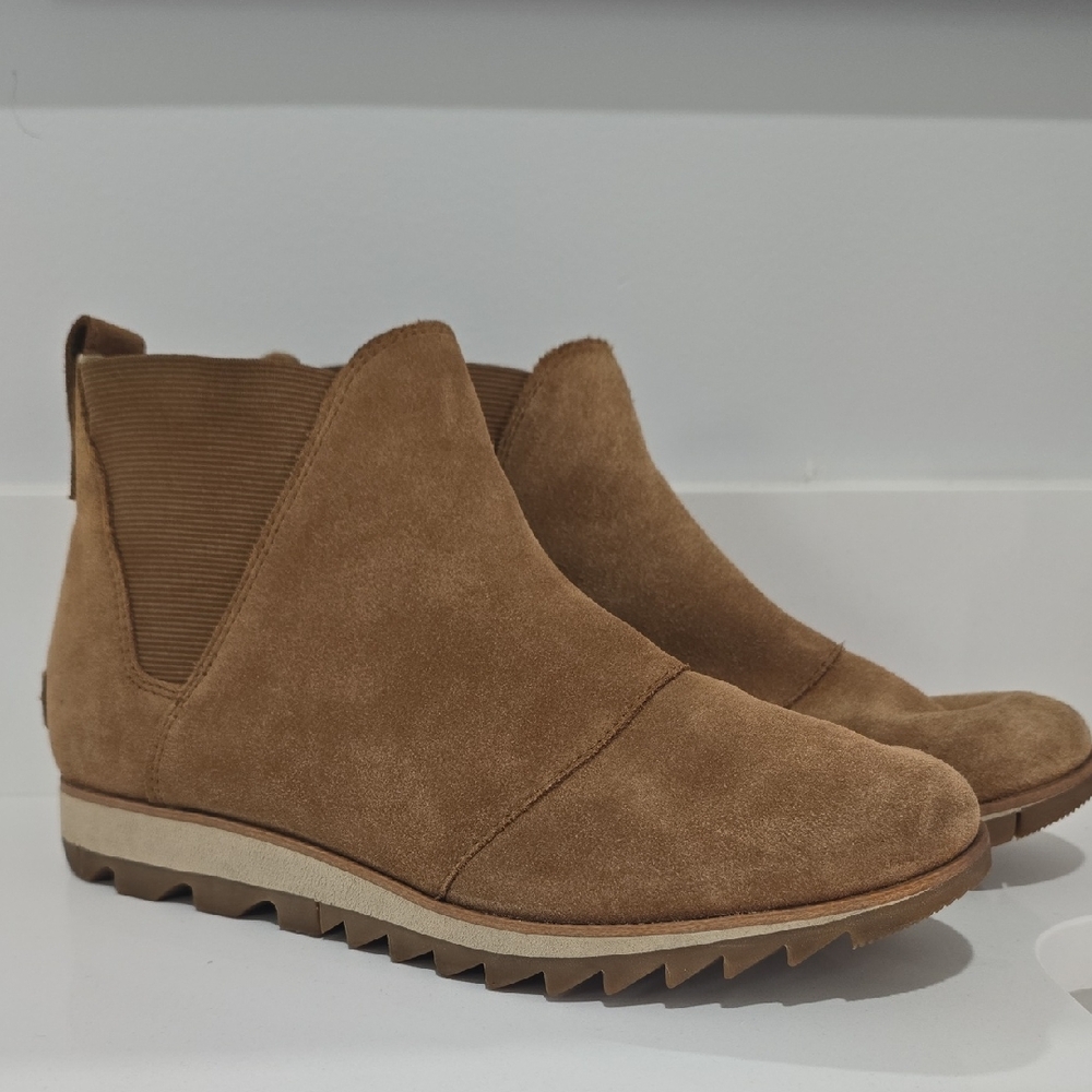 Sorel Womens Tan Suede Chelsea Boots